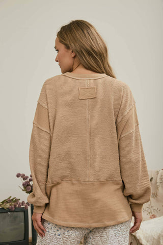 SPLIT NECK RAW EDGE LONG SLEEVE RIBBED KNIT TOP