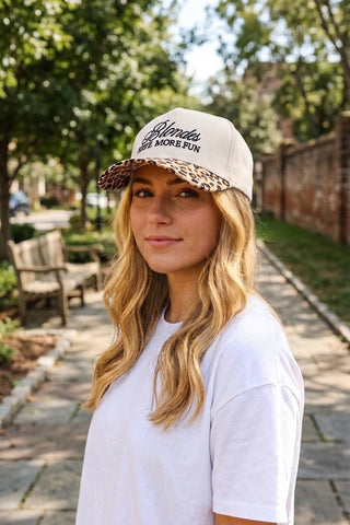 Blondes have more fun hat