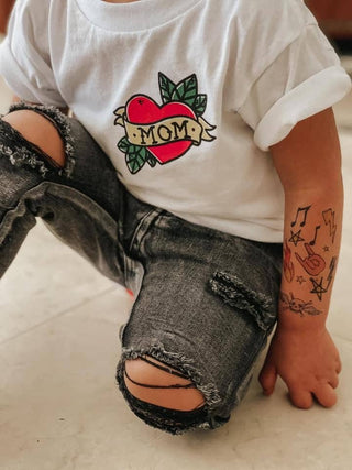 MAMAS BOY TEE
